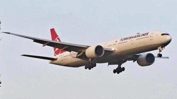 涨声操盘 土耳其航空一架波音777客机因故障紧急降落